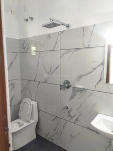 Bathroom Image of 2512 Sq.ft 6 BHK Independent House for rent in Thrippunithura Kochi for Rs. 52000