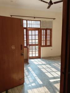 Bedroom Image of 1250 Sq.ft 2 BHK Builder Floor for rent in Gomti Nagar Lucknow for Rs. 16000