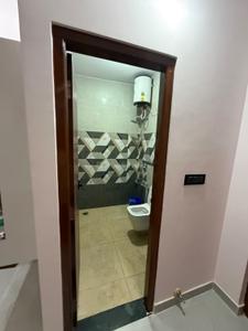 Bathroom Image of 900 Sq.ft 2 BHK Builder Floor for rent in Kadugodi Industrial Area Bengaluru for Rs. 26000