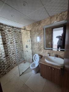 Bathroom Image of 1530 Sq.ft 3 BHK Apartment / Flat for sale in Central Park Aqua Front Towers, Sector 33 Sohna for Rs. 35200000