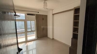 Bedroom Image of 1180 Sq.ft 2 BHK Apartment / Flat for rent in Panchsheel Wellington, Crossings Republik Ghaziabad for Rs. 22000