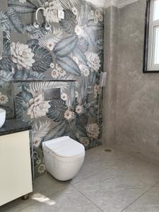 Common Bathroom Image of 2850 Sq.ft 4 BHK Builder Floor for sale in DLF City Phase 1, DLF Phase 1 Gurgaon for Rs. 50000000