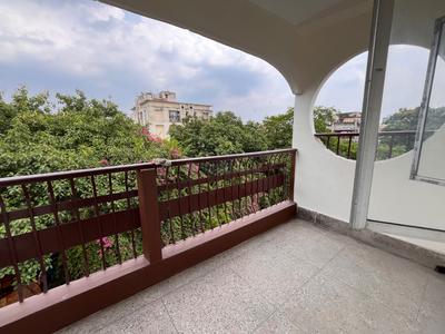 Balcony Image of 750 Sq.ft 2 BHK Apartment / Flat for sale in Bhowanipore Kolkata for Rs. 4500000