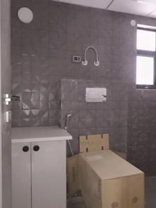 Common Bathroom Image of 1510 Sq.ft 3 BHK Apartment / Flat for sale in Panchsheel Greens 2, Noida Extension Greater Noida for Rs. 13000000
