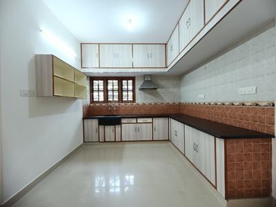 Kitchen Image of 1600 Sq.ft 2 BHK Builder Floor for rent in HSR Layout Bengaluru for Rs. 55000