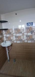 Bathroom Image of 600 Sq.ft 1 BHK Builder Floor for rent in Balaganapathy Nagar Thanjavur for Rs. 8500