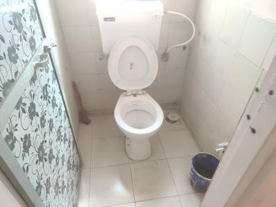 Bathroom Image of 480 Sq.ft 1 BHK Apartment / Flat for rent in Raj Satyam, Dahisar East Mumbai for Rs. 25000