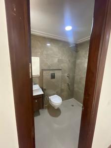 Bathroom Image of 900 Sq.ft 3 BHK Apartment / Flat for sale in Khanpur New Delhi for Rs. 6500000