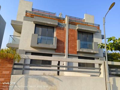 Image of 2003 Sq.ft 4 BHK Villa for rent in Ganesh Exotica Bungalows, Vaishno Devi Circle, Ahmedabad for Rs. 35000