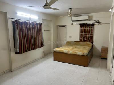 Bedroom Image of 1998 Sq.ft 3 BHK Apartment / Flat for rent in Shahibaug Ahmedabad for Rs. 48000