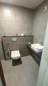 Bathroom Image of 2000 Sq.ft 3 BHK Apartment / Flat for rent in Sama Savli Vadodara for Rs. 25000