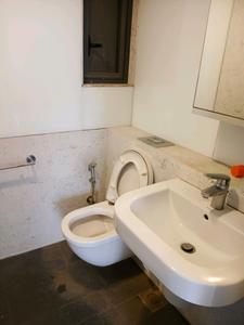 Common Bathroom Image of 880 Sq.ft 2 BHK Apartment / Flat for rent in Piramal Mahalaxmi South Tower, Worli Mumbai for Rs. 170000