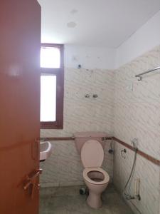 Common Bathroom One Image of 1350 Sq.ft 2 BHK Apartment / Flat for sale in CGHS Sarve Sanjhi Apartments, Sector 9 Dwarka New Delhi for Rs. 22500000