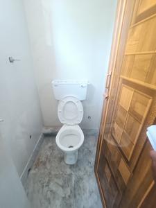 Bathroom Image of 800 Sq.ft 2 BHK Apartment / Flat for sale in Tollygunge Kolkata for Rs. 2700000