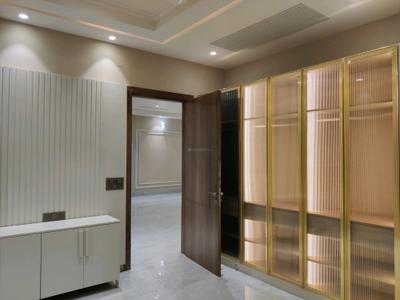 Bedroom Image of 3000 Sq.ft 5 BHK Builder Floor for sale in Kaushambi Ghaziabad for Rs. 39000000