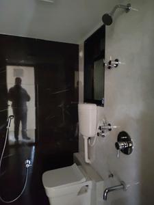 Common Bathroom Image of 975 Sq.ft 2 BHK Apartment / Flat for rent in Siddhi Highland Gardens, Thane West Thane for Rs. 45000