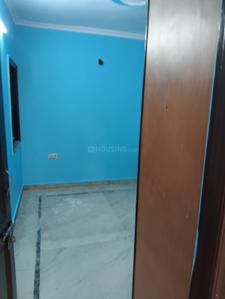 Bedroom Image of 800 Sq.ft 2 BHK Builder Floor for rent in Preet Vihar New Delhi for Rs. 15000