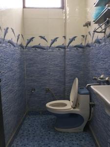 Common Bathroom Two Image of 950 Sq.ft 2 BHK Builder Floor for rent in Shakarpur Khas New Delhi for Rs. 28000