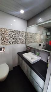 Bathroom Image of 3600 Sq.ft 4 BHK Apartment / Flat for rent in Nerul Navi Mumbai for Rs. 160000