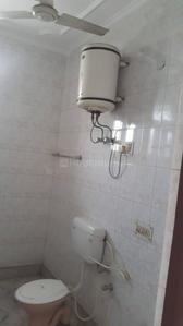 Bathroom Image of 1295 Sq.ft 2 BHK Builder Floor for rent in Sector 48 Noida for Rs. 27000