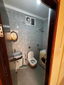 Bathroom Image of 1300 Sq.ft 3 BHK Apartment / Flat for sale in Vidhan Sabha Road Raipur for Rs. 4600000