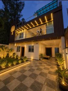 Image of 8000 Sq.ft 8 BHK Villa for sale in Jankipuram Extension, Lucknow for Rs. 55000000