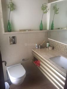 Bathroom Image of 2200 Sq.ft 3 BHK Builder Floor for rent in Jor Bagh New Delhi for Rs. 425000