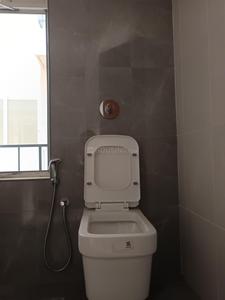 Bathroom Image of 1064 Sq.ft 2 BHK Apartment / Flat for sale in Ramky One Symphony, Patancheru Sangareddy for Rs. 7900000