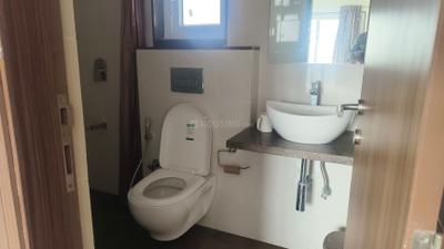 Image of 812 Sq.ft 2 BHK Apartment / Flat for rent in Shapoorji Pallonji BKC 28, Bandra East, Mumbai for Rs. 125000