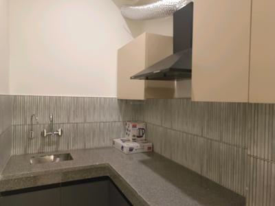 Kitchen Image of 600 Sq.ft 1 BHK Builder Floor for rent in DLF Moulsari Enclave, DLF Phase 3 Gurgaon for Rs. 31500