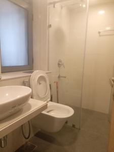 Bedroom Two Image of 2000 Sq.ft 4 BHK Apartment / Flat for sale in Piramal Mahalaxmi, Worli Mumbai for Rs. 110000000