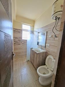 Bathroom Image of 1750 Sq.ft 3 BHK Builder Floor for rent in Sector 15 Part 2 Gurgaon for Rs. 60000