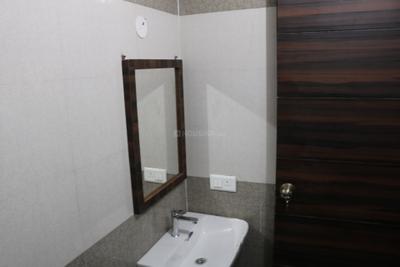 Bathroom Image of 500 Sq.ft 1 BHK Apartment / Flat for rent in Jwalapur Haridwar for Rs. 12000