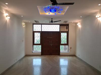 Living Room Image of 3400 Sq.ft 3.5 BHK Independent House for rent in Sector 46 Noida for Rs. 52000