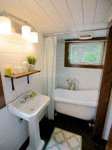 Bathroom Image of 6000 Sq.ft 8 BHK Apartment / Flat for sale in Samarpan, Juhu Mumbai for Rs. 290000000