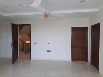 Living Room Image of 2700 Sq.ft 4.5 BHK Builder Floor for sale in Central Park Flower Valley, Sector 32 Sohna for Rs. 37500000