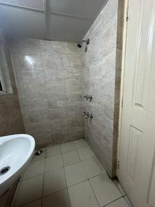 Bathroom Image of 1200 Sq.ft 3 BHK Builder Floor for rent in UCHDPL Wave Executive Floors G, Wave City Ghaziabad for Rs. 20000