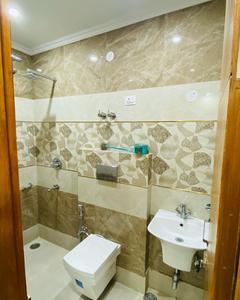 Bathroom Image of COMFORT STAYZ BOYS PG  in Tagore Garden Extension, New Delhi