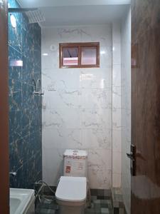 Common Bathroom Image of 1050 Sq.ft 2 BHK Builder Floor for rent in Dwarka Mor New Delhi for Rs. 22000