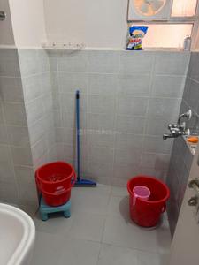 Bathroom Image of 800 Sq.ft 2 BHK Apartment / Flat for rent in UPHDA Saryu Enclave Phse 2, Sushant Golf City Lucknow for Rs. 25000