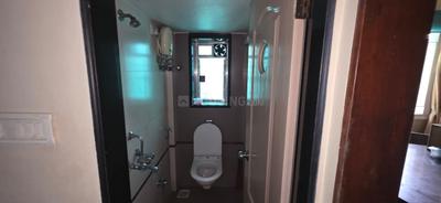 Bathroom Image of 809 Sq.ft 2 BHK Apartment / Flat for rent in Mahim Mumbai for Rs. 85000