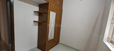 Bedroom Image of 1000 Sq.ft 2 BHK Builder Floor for rent in Cox Town Bengaluru for Rs. 20000