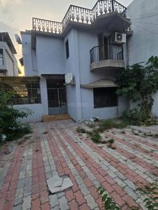 Image of 2050 Sq.ft 3 BHK Apartment / Flat for sale in Vaishno Devi Circle, Ahmedabad for Rs. 20000000
