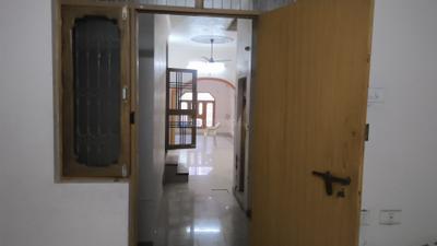 Bedroom Image of 1800 Sq.ft 3 BHK Builder Floor for rent in Indira Nagar Lucknow for Rs. 25000