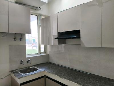 Kitchen Image of 450 Sq.ft 1 BHK Apartment / Flat for rent in Pyramid Infinity, Sector 70 Gurgaon for Rs. 19000