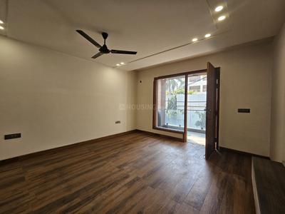 Bedroom Image of 1400 Sq.ft 3 BHK Builder Floor for sale in Mansarover Garden New Delhi for Rs. 25000000