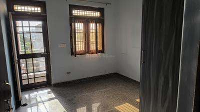 Bedroom Image of 800 Sq.ft 2 BHK Independent House for rent in Nagla Sadola Mathura for Rs. 15000