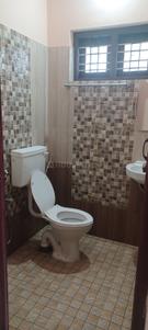 Bathroom Image of 1150 Sq.ft 3 BHK Duplex for rent in Ulloor Thiruvananthapuram for Rs. 18000