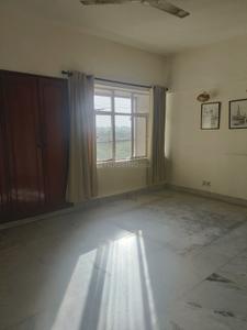 Bedroom Image of 2000 Sq.ft 3.5 BHK Apartment / Flat for rent in Azad Apartments, Kalu Sarai New Delhi for Rs. 125000