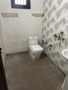Bathroom Image of 900 Sq.ft 3 BHK Builder Floor for rent in Dwarka Mor New Delhi for Rs. 20000